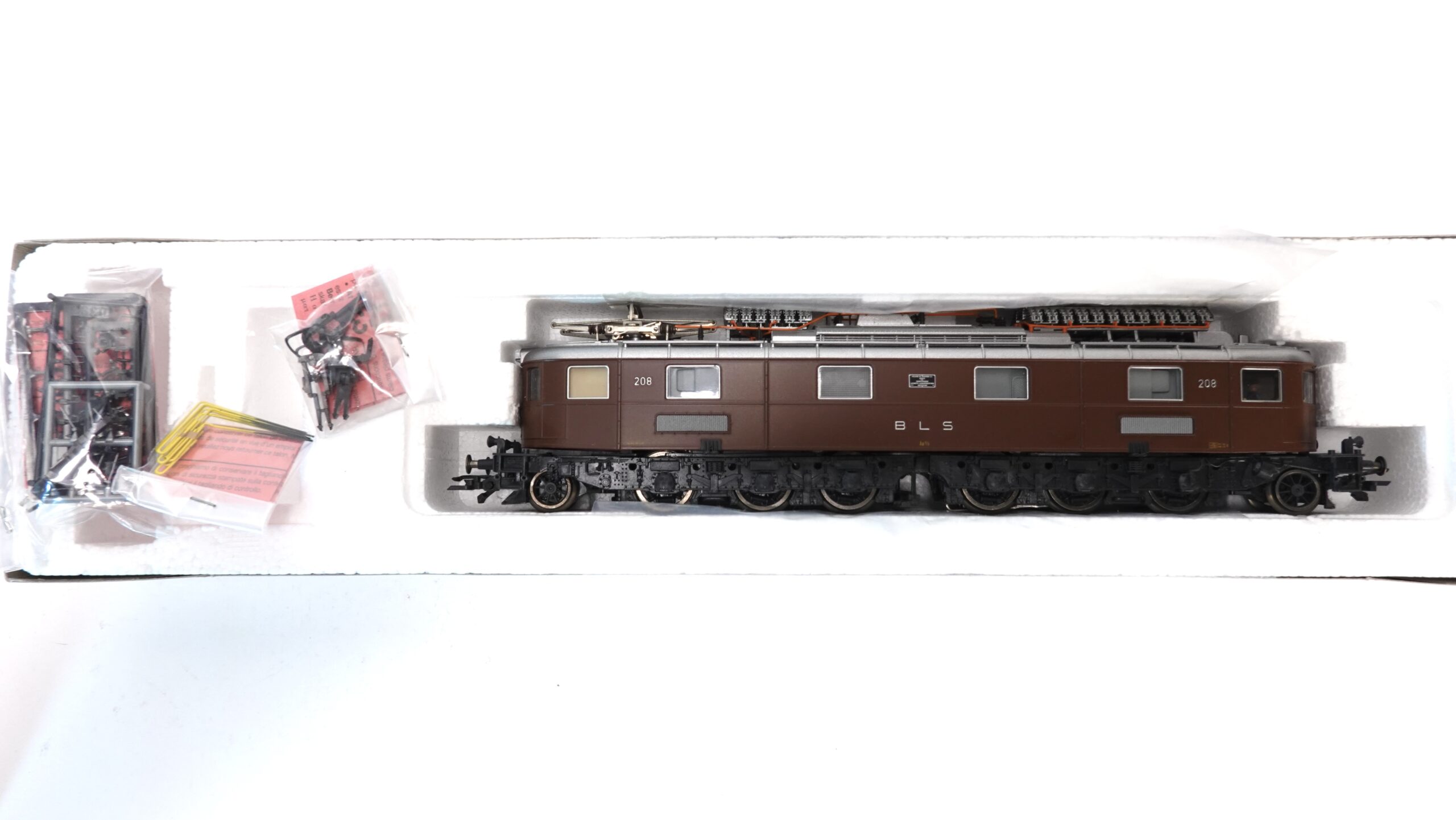 Roco 43952 H0 BLS Ae 6/8 Elektrolokomotive braun | A0721 9 Roco 43952 H0 BLS Ae 6/8 Elektrolokomotive braun | A0721 – Bild 9