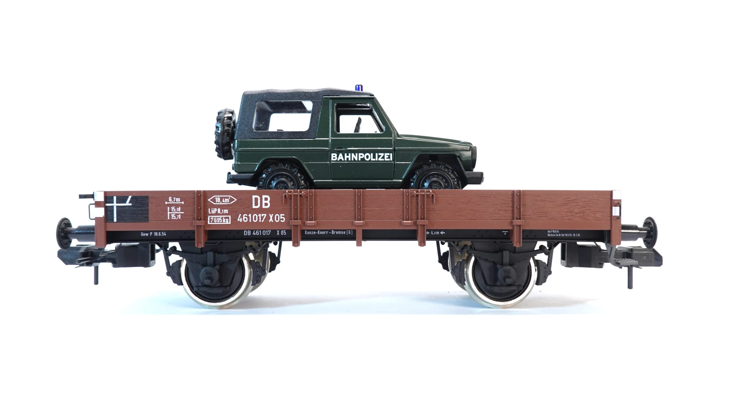 Märklin 58281 1 DB Niederbordwagen mit Geländewagen | A5225 1 Märklin 58281 1 DB Niederbordwagen mit Geländewagen | A5225
