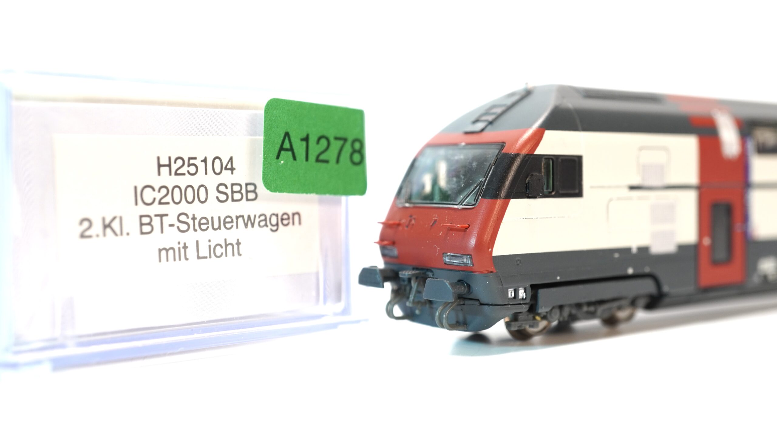 Hobbytrain H25104 N SBB IC2000 Doppelstock-Steuerwagen 2. Klasse Bt | A1278 2 Hobbytrain H25104 N SBB IC2000 Doppelstock-Steuerwagen 2. Klasse Bt | A1278 – Bild 2