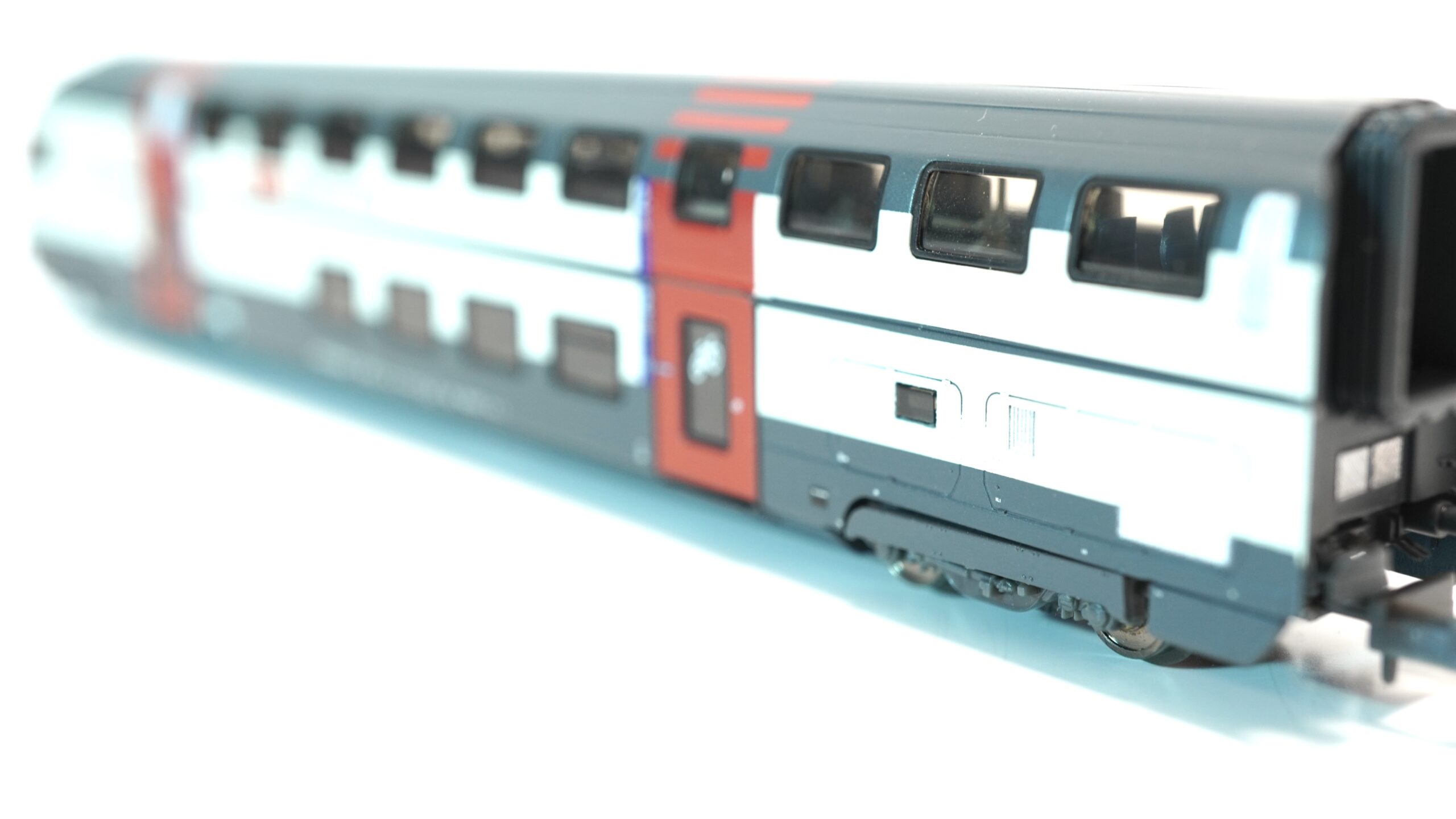Hobbytrain H25104 N SBB IC2000 Doppelstock-Steuerwagen 2. Klasse Bt | A1278 9 Hobbytrain H25104 N SBB IC2000 Doppelstock-Steuerwagen 2. Klasse Bt | A1278 – Bild 9