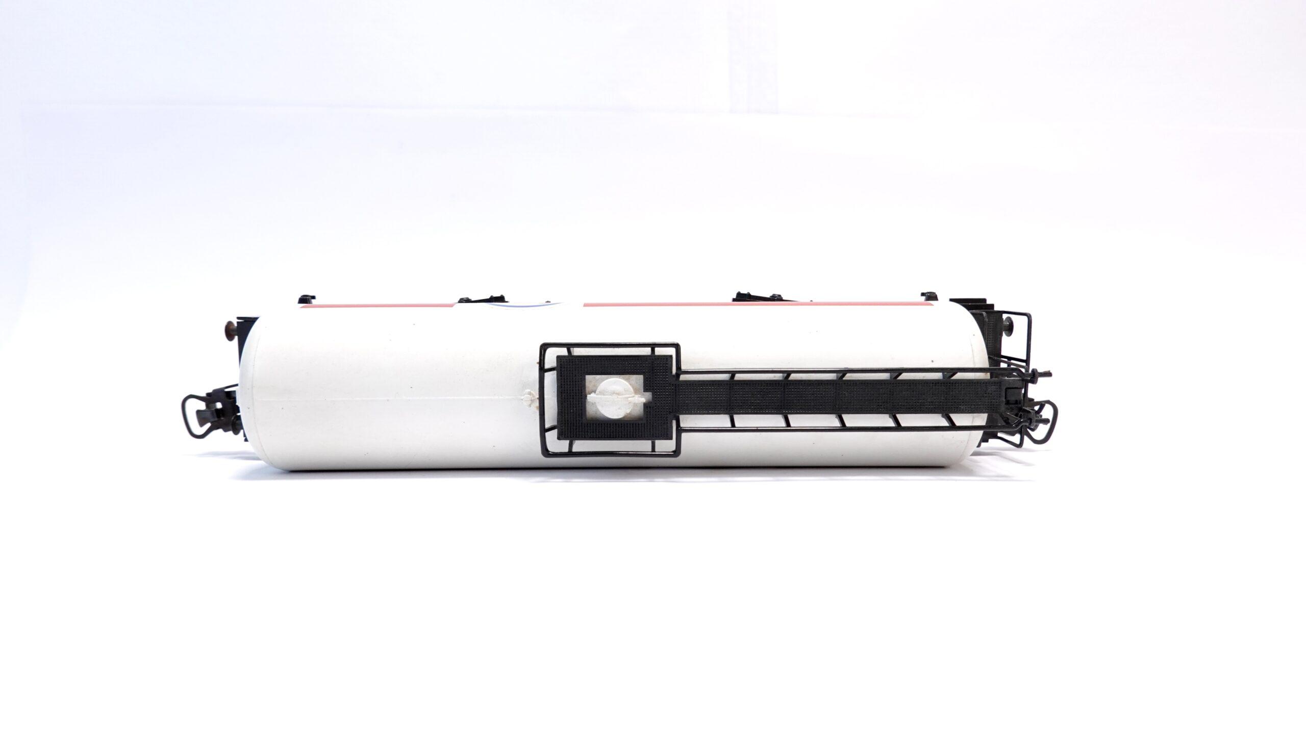 Märklin 4650 H0 DB Kesselwagen Esso weiss stark bespielt | A1337 7 Märklin 4650 H0 DB Kesselwagen Esso weiss stark bespielt | A1337 – Bild 7