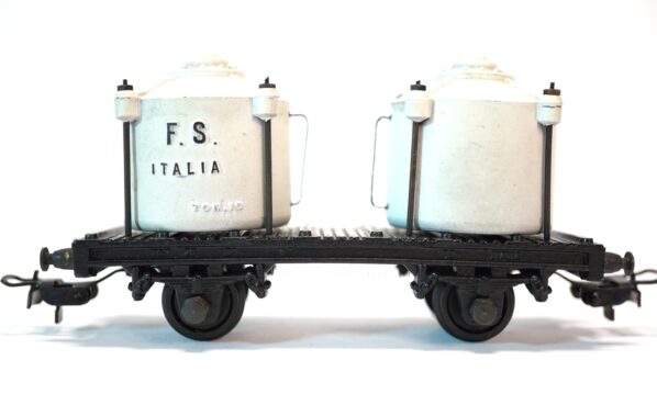 Pocher 2027 H0 FS 2-achsiger Flachwagen mit 2 Behältern F.S. ITALIA | A1427