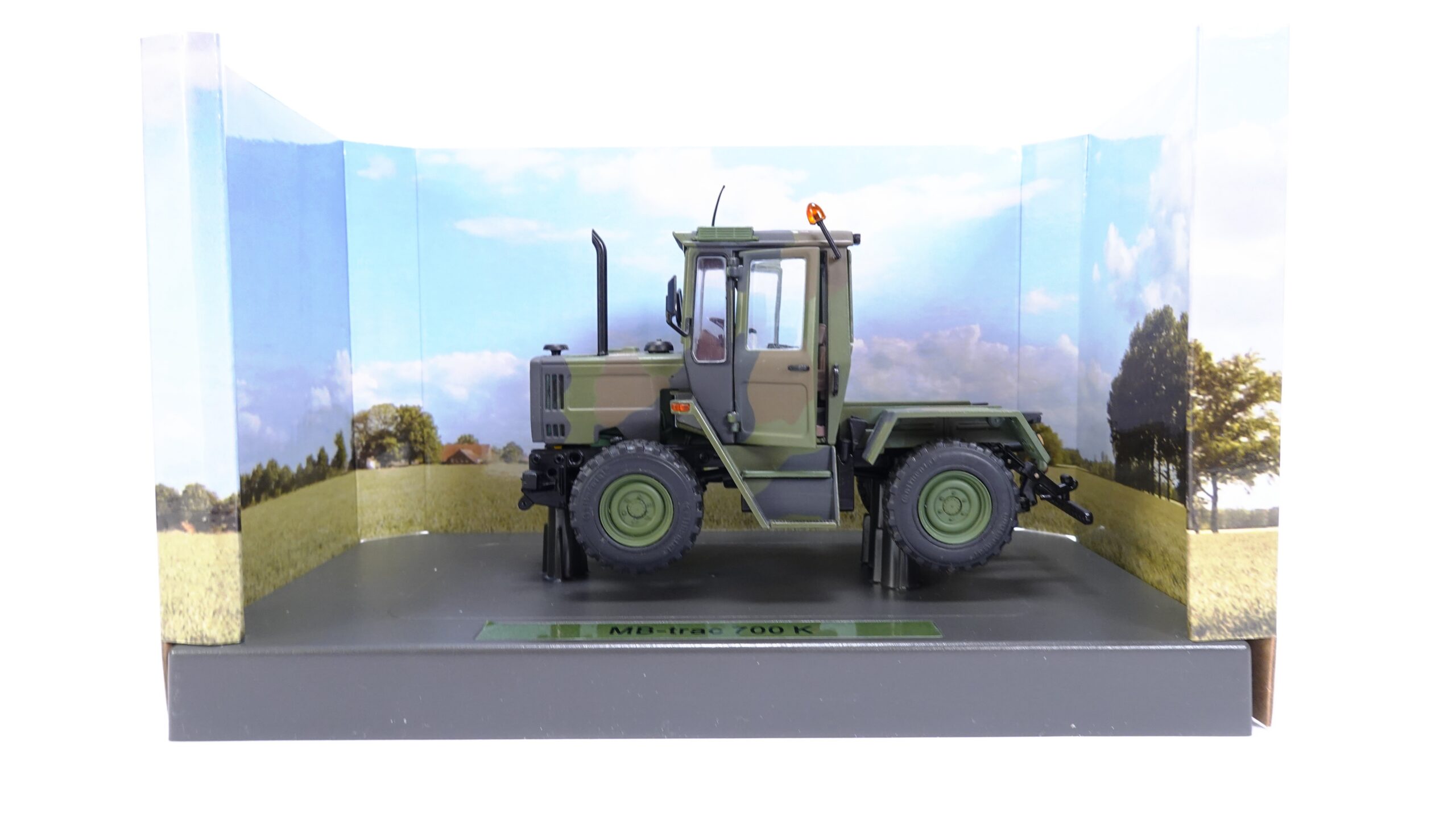 Weise-Toys 2039 1:32 KLu MB-trac 700 K Flecktarn LM 11/77 | A5451 6 Weise-Toys 2039 1:32 KLu MB-trac 700 K Flecktarn LM 11/77 | A5451 – Bild 6
