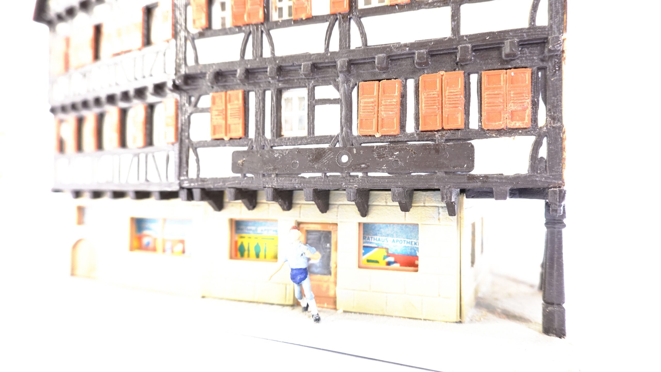 Kibri B-8404 H0 Doppel-Fachwerkhaus Rathaus-Apotheke | A2278 5 Kibri B-8404 H0 Doppel-Fachwerkhaus Rathaus-Apotheke | A2278 – Bild 5