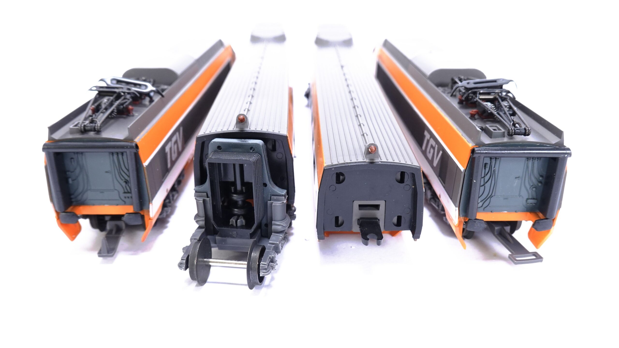 Lima 149711 H0 SNCF TGV Sud-Est 4-teilig orange | 0022 1 Lima 149711 H0 SNCF TGV Sud-Est 4-teilig orange | 0022
