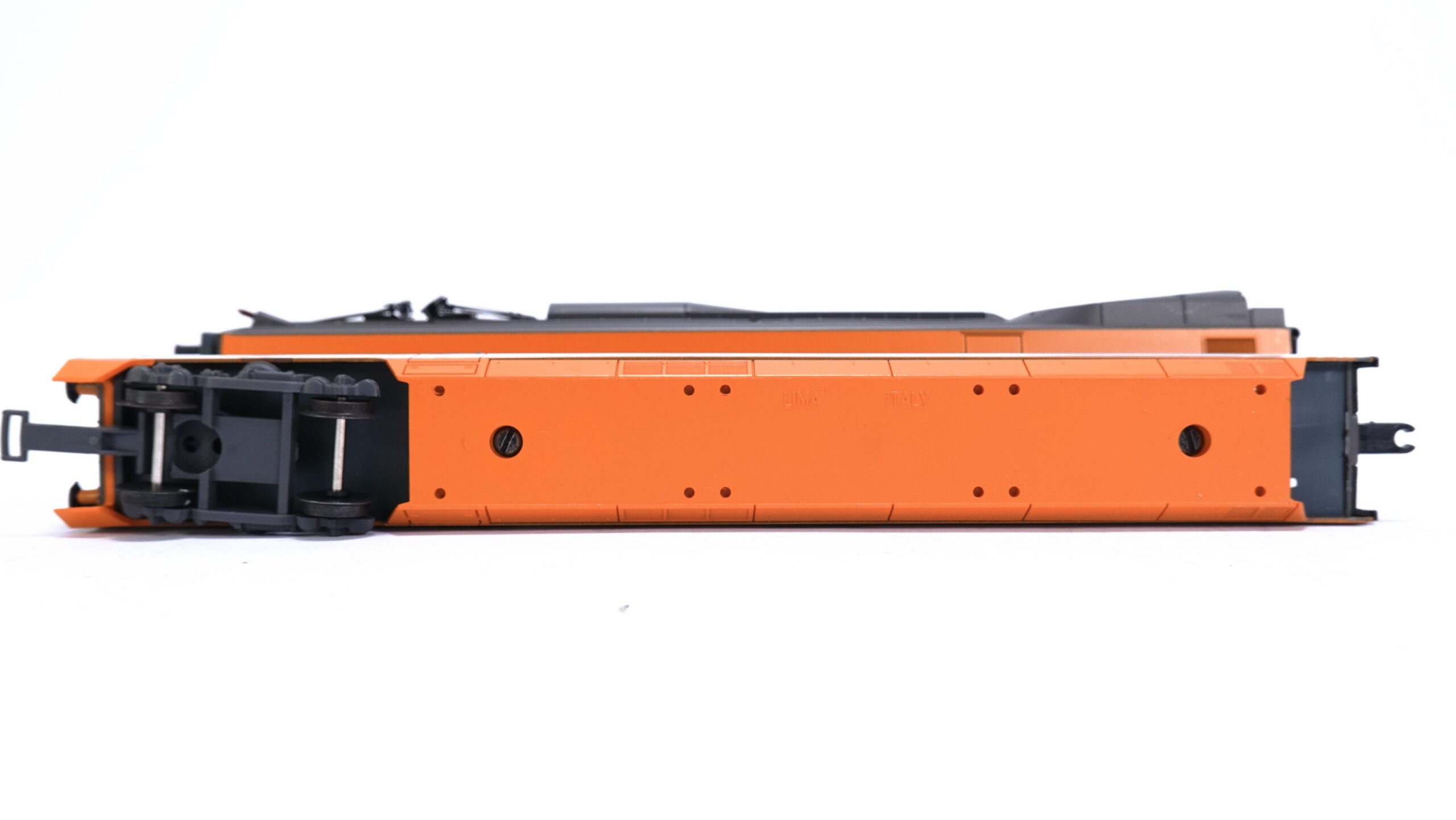 Lima 149711 H0 SNCF TGV Sud-Est 4-teilig orange | 0022 19 Lima 149711 H0 SNCF TGV Sud-Est 4-teilig orange | 0022 – Bild 19