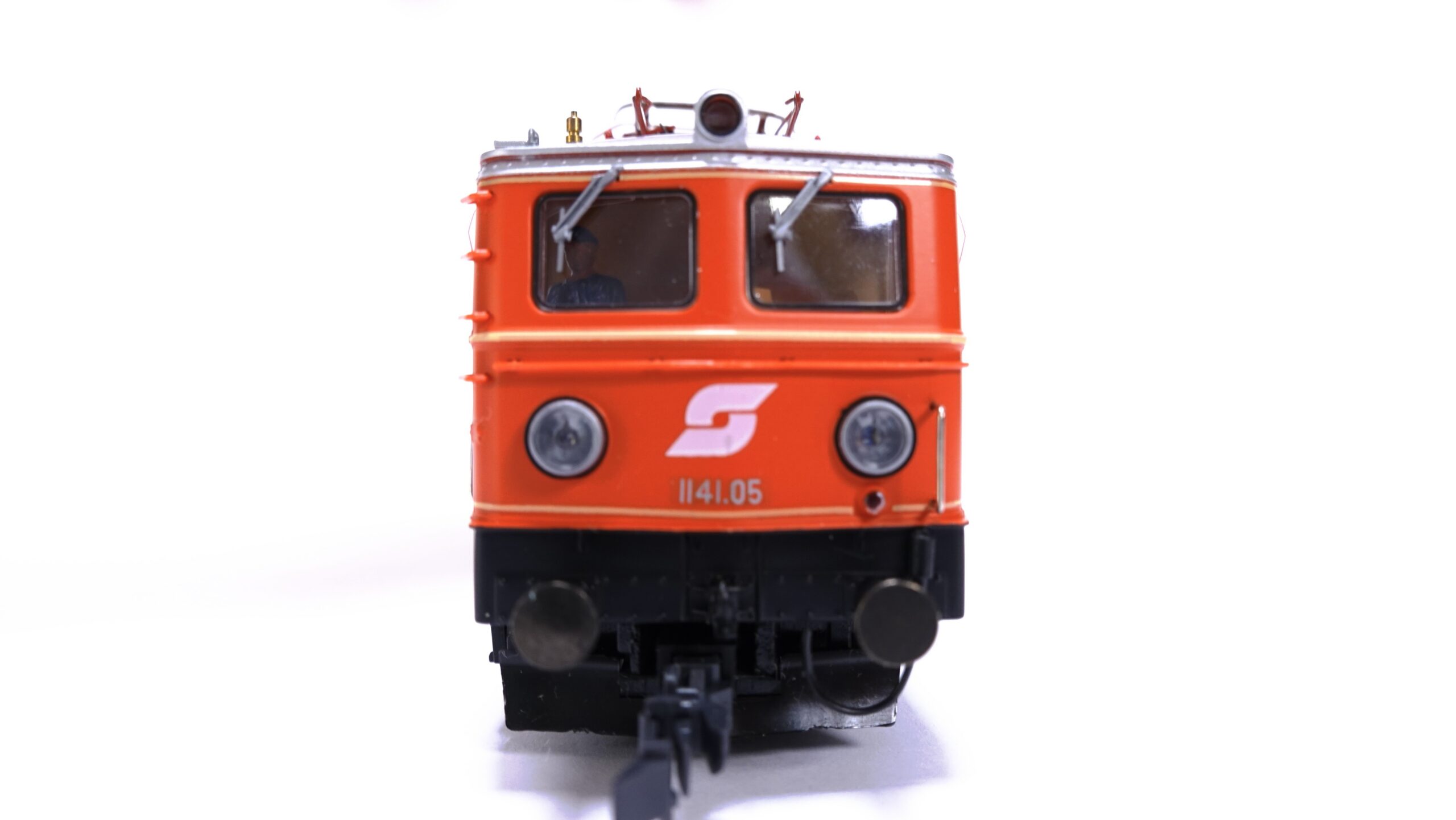 Roco 43641 H0 ÖBB Elektrolok 1141.05 blutorange | A2069 5 Roco 43641 H0 ÖBB Elektrolok 1141.05 blutorange | A2069 – Bild 5