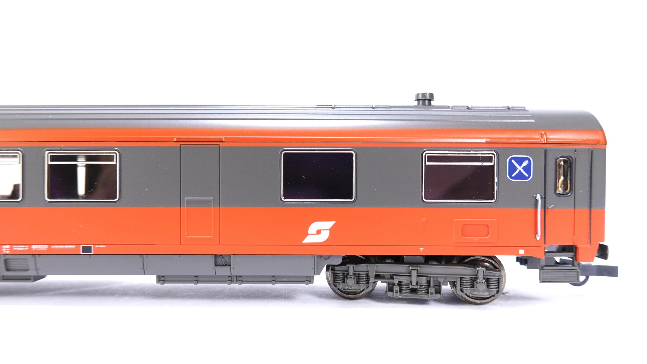 Roco 44647 H0 ÖBB Eurofima Speisewagen rot/grau | A2132 5 Roco 44647 H0 ÖBB Eurofima Speisewagen rot/grau | A2132 – Bild 5