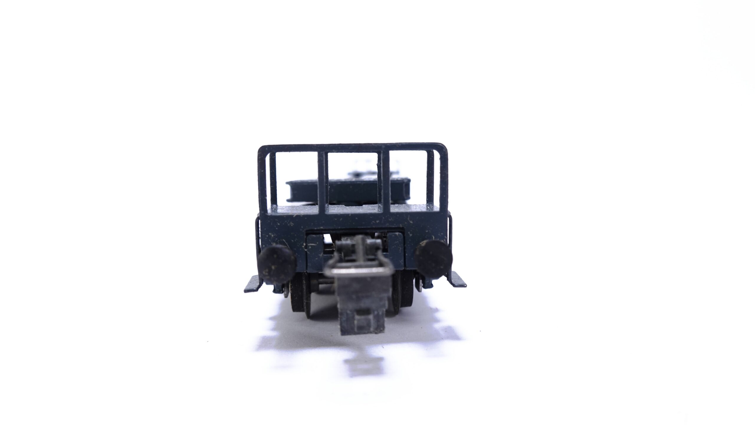 Trix Express 3698 H0 DB Tiefladewagen 6-achsig dunkelgrau | A2023 5 Trix Express 3698 H0 DB Tiefladewagen 6-achsig dunkelgrau | A2023 – Bild 5